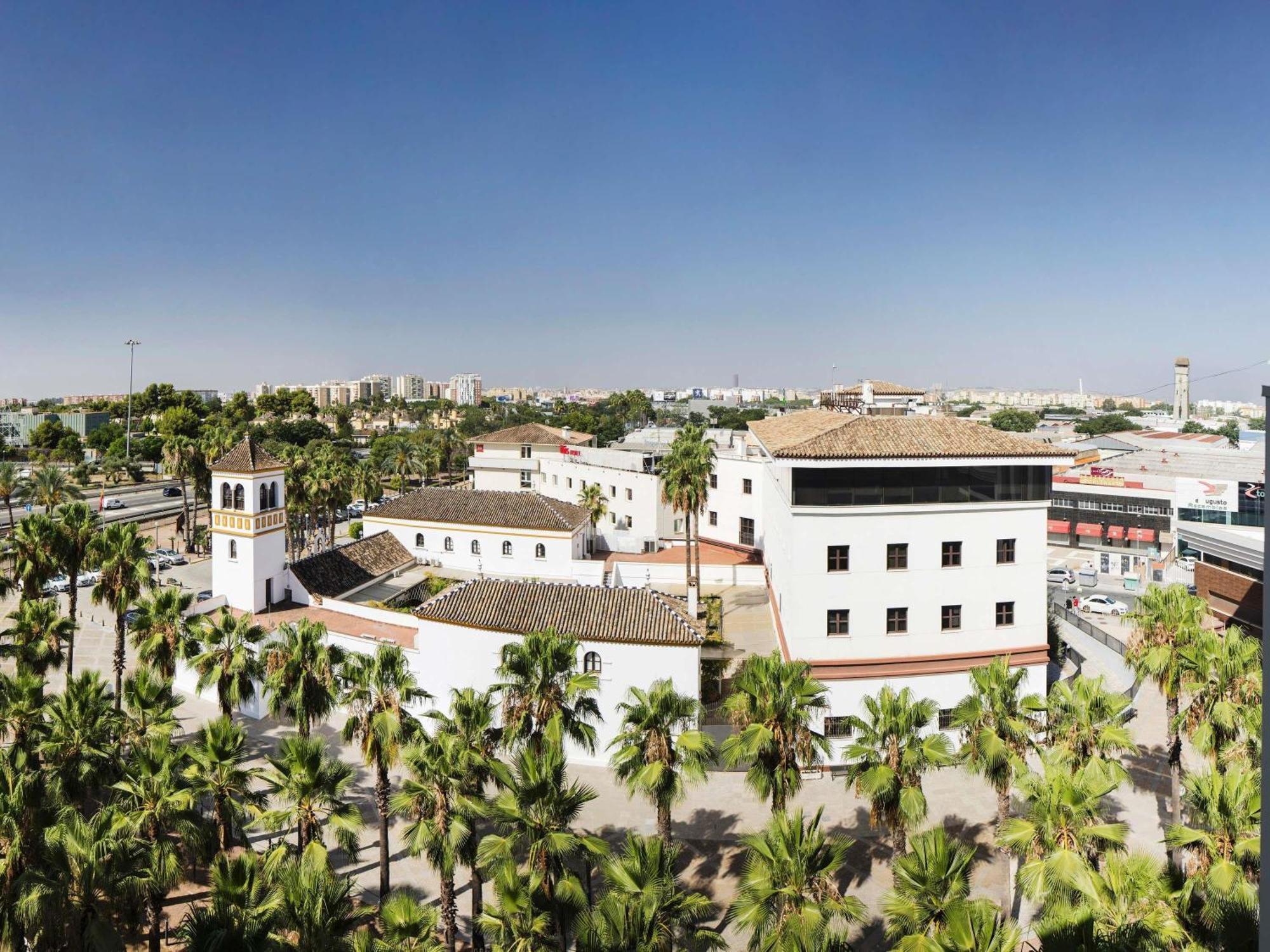 Ibis Budget Sevilla Aeropuerto — Photos 2